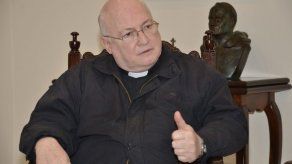 Controvertido obispo paraguayo destituido acusa al papa de ser injusto