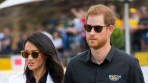 El príncipe Enrique rompe su silencio sobre el uso de jet privados en sus vacaciones