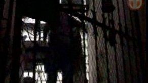 Bomberos realizan inspección área de explosión