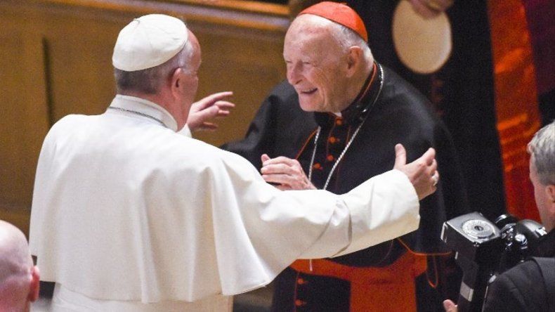 Revelan que excardenal McCarrick apartado por el papa vive en un monasterio