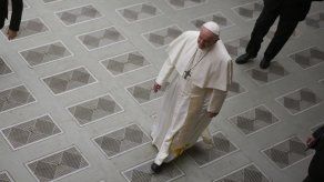 Papa sale de paseo para visitar a monjas enclaustradas Papa sale de paseo para visitar a monjas enclaustradas