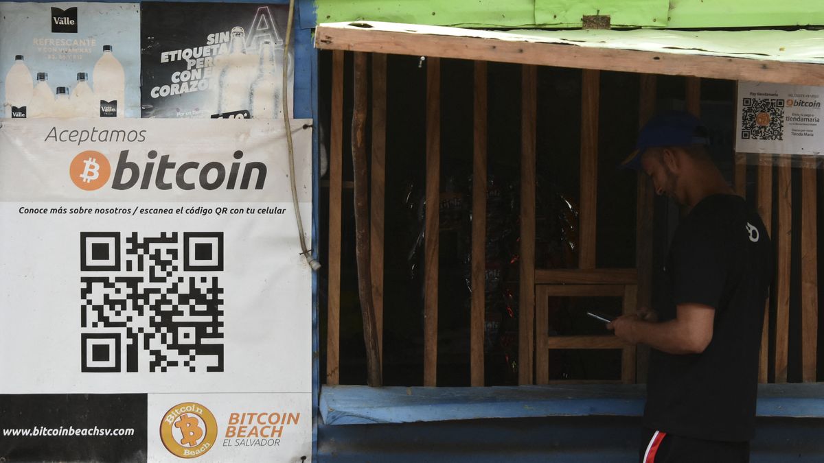 Comunidad playera se convierte en epicentro del bitcoin en El Salvador