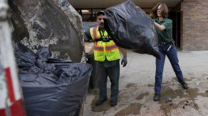 Profesora hace antropología con la basura de NY