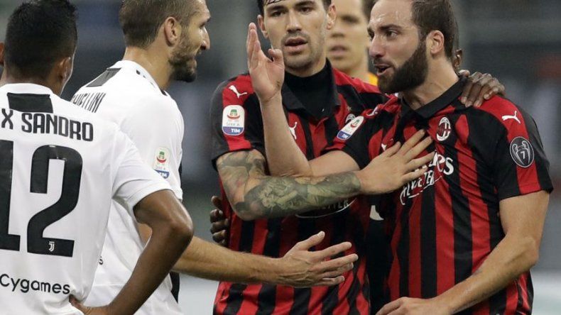 Higuaín muy cerca de reencontrarse con Sarri en Chelsea