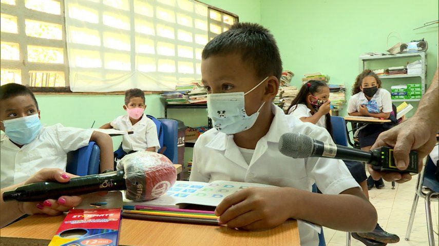 En caso de que se registre un brote de COVID-19 en una de las 100 escuelas se suspenderán las clases en ésta y se reabrirá otra.