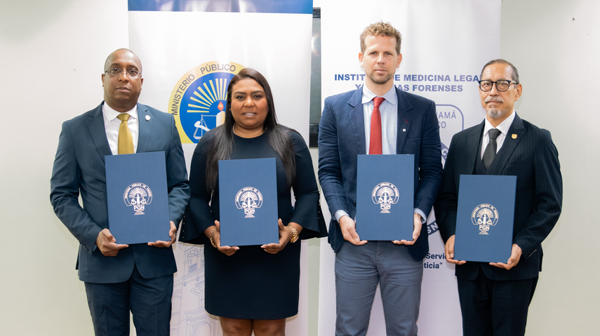 Firman convenio para la construcción de bóvedas