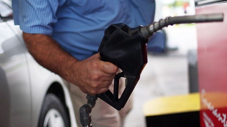 Precios del combustible presentarán leve alza a partir de este viernes