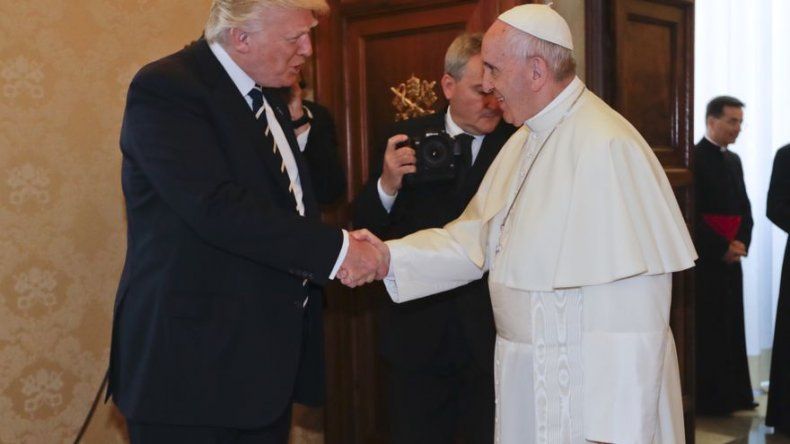 “Nos viene bien la paz”, dice Trump tras reunión con el papa