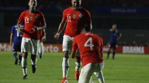 El bicampeón Chile saca las garras y golea 4-0 a Japón