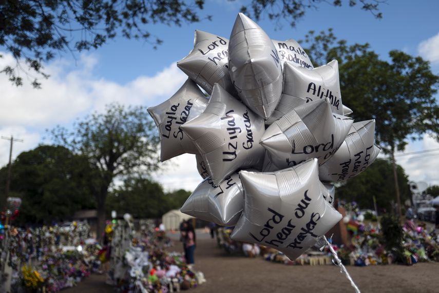 Su familia dijo en un obituario en el sitio web de la funeraria que la niña de 11 años “tenía un enorme corazón cariñoso” y la describió como dulce