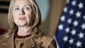 Clinton destaca honor y valentía de exmilitares en Bengasi