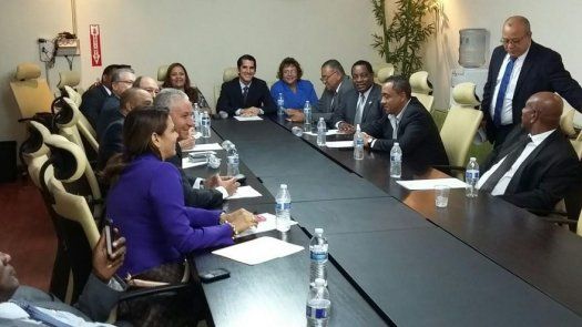 Bancada del CD se reúne con Roux y hablan de reformas