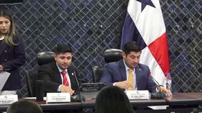 La coalición Vamos de la Asamblea Nacional expulsa a tres diputados suplentes.