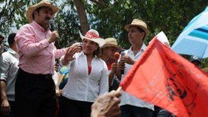 Esposa de Zelaya lidera en intención de voto para comicios de noviembre