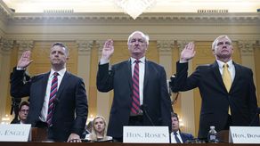 La audiencia se centró en una tumultuosa época en el departamento tras la salida en diciembre de 2020 del secretario de Justicia, William Barr, quien desató la furia de Trump cuando declaró públicamente que no había evidencias de fraude que pudieran haber modificado los resultados de la elección.