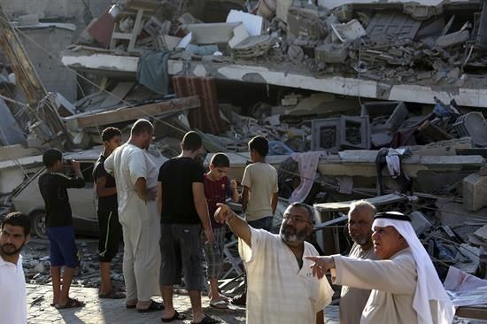 Más de 100.000 palestinos desplazados por los ataques israelíes