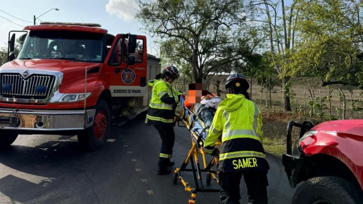 Dos heridos tras accidente de tránsito en Los Santos. Dos heridos tras accidente de tránsito en Los Santos.
