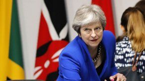 May defiende con firmeza su plan para el brexit frente a múltiples desafíos
