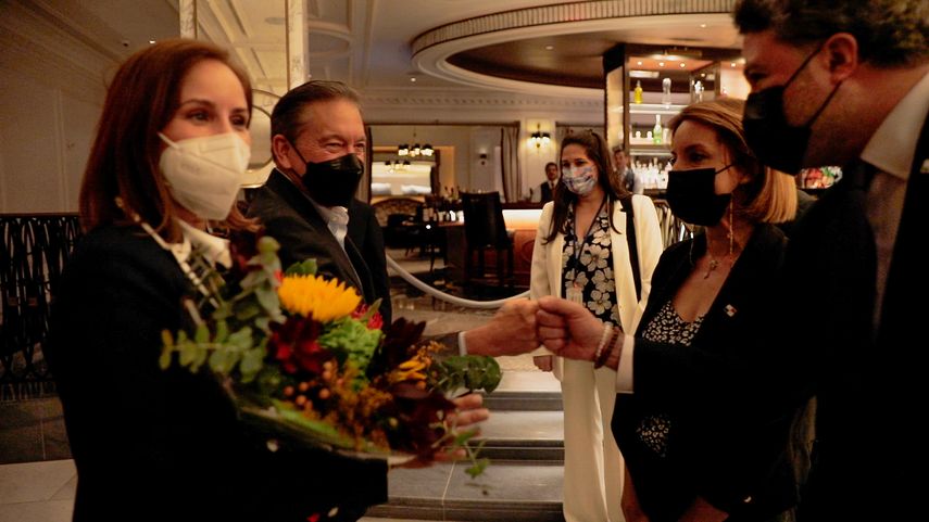 El presidente Cortizo arribó a Nueva York acompañado de su esposa