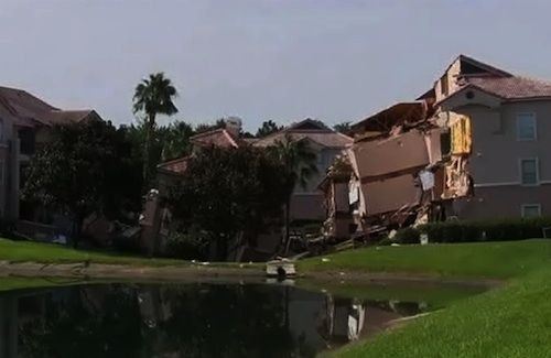 Video: Agujero se traga parte de un resort en Florida
