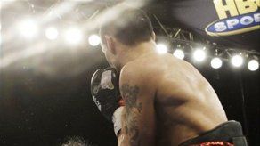 Argentino Martínez gana a británico-irlandés Macklin