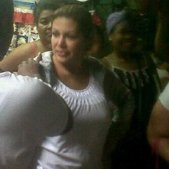 La Chechi es recibida por reclusas del Centro Femenino