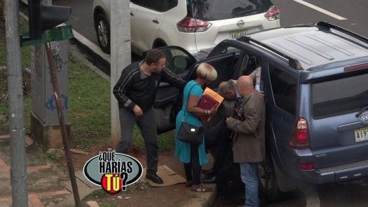 ¿Que harías si un borracho te pide que enciendas su auto?