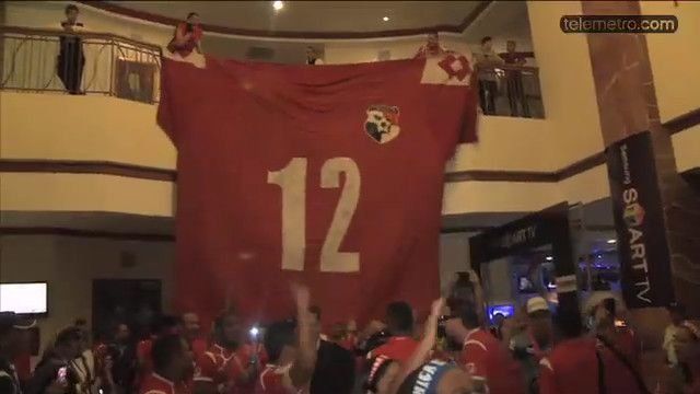 Afición recibe a selección de Panamá en el hotel
