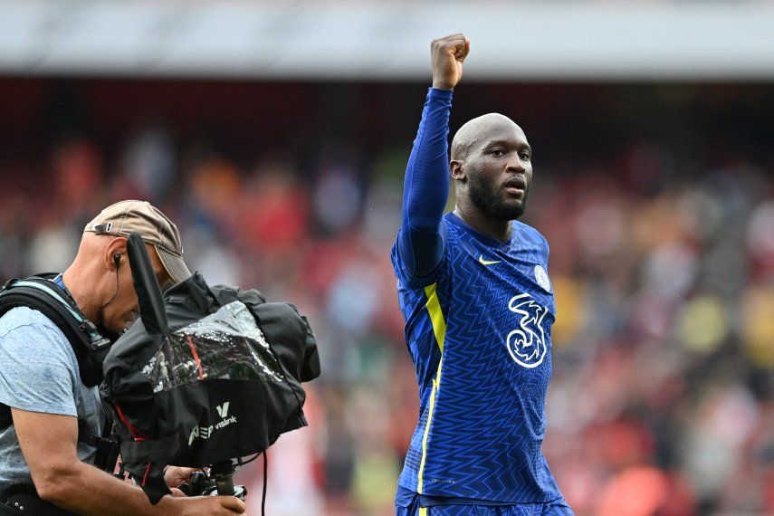 El Chelsea de Lukaku gana 2-0 y deja al Arsenal tocado.