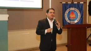 Director de ATTT se defiende y dice que evaluará consideraciones sobre plataformas de transporte Director de ATTT se defiende y dice que evaluará consideraciones sobre plataformas de transporte