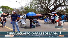 Afectados por dietilenglicol protestan en Divisa