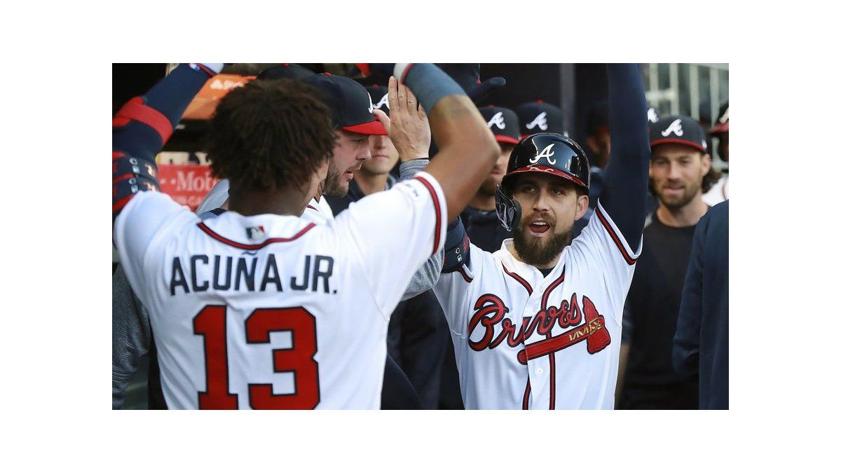 Bravos someten a unos Cachorros plagados de errores