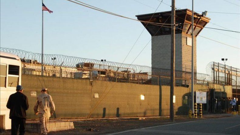 Presos de Guantánamo en Uruguay tendrán custodia elemental, dice ministro