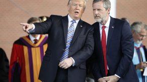 Trump da su primer discurso de graduación