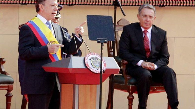 Disputa de Santos y Uribe en Twitter durante la posesión de Bachelet en Chile