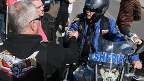 Moteros rusos intentan entrar en Polonia en marcha por IIGM