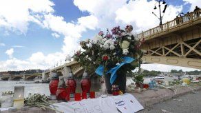 Se tardarán días en reflotar el barco de naufragio con 16 muertos en Budapest