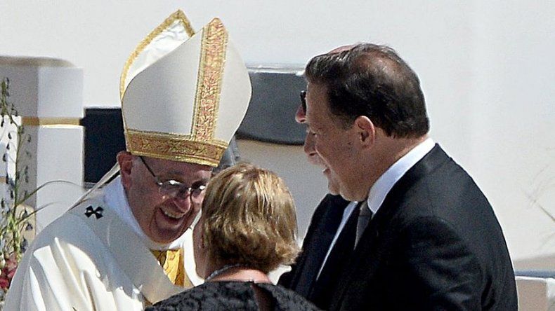 El papa saludó al presidente de Panamá tras la misa de JMJ en Cracovia