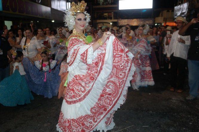 Tunas de caja y tambor tradicionales del Martes de Carnaval