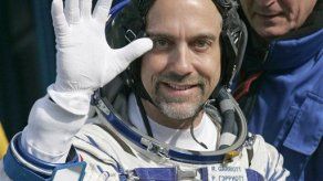 Turista de EU viaja al espacio en cohete Soyuz