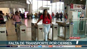 Usuarios afectados por falta de transporte público