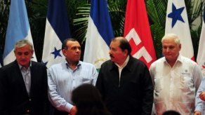 Salud de Chávez y crisis en Honduras marcan cumbre del SICA