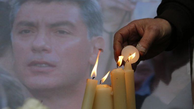 Miles marchan en Moscú en memoria del opositor Boris Nemtsov