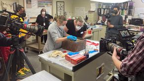 Sacan documentos y dinero de cápsula del tiempo en Virginia