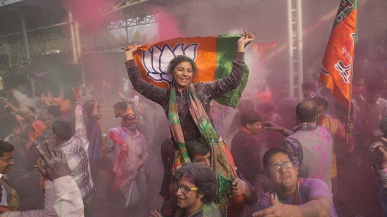 Partido gobernante en la India lidera elecciones estatales