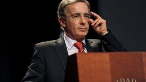 Uribe critica derroche de Santos en Cumbre de las Américas