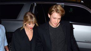 Taylor Swift confirma que su novio Joe Alwyn colaboró en su último disco
