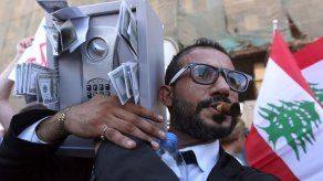 Miles de libaneses protestan en plaza de Beirut