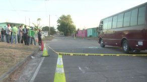 Muere un hombre tras asaltar a pasajeros de una chiva en Pacora