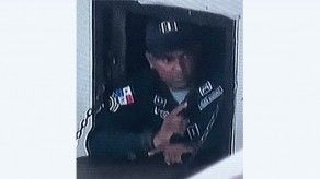 Subteniente de la Policía se mantiene atrincherado en armería del cuartel de Colón Subteniente de la Policía se mantiene atrincherado en armería del cuartel de Colón